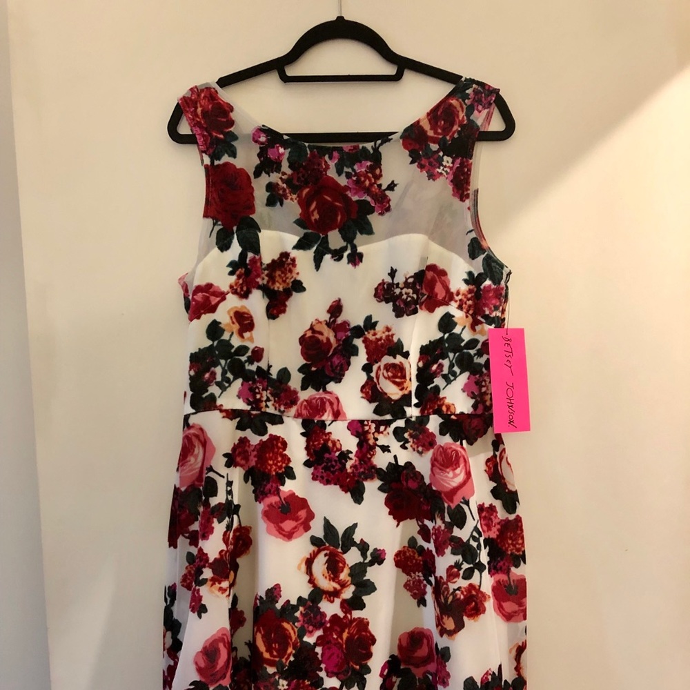 NWT Flirty floral fit and flare dress